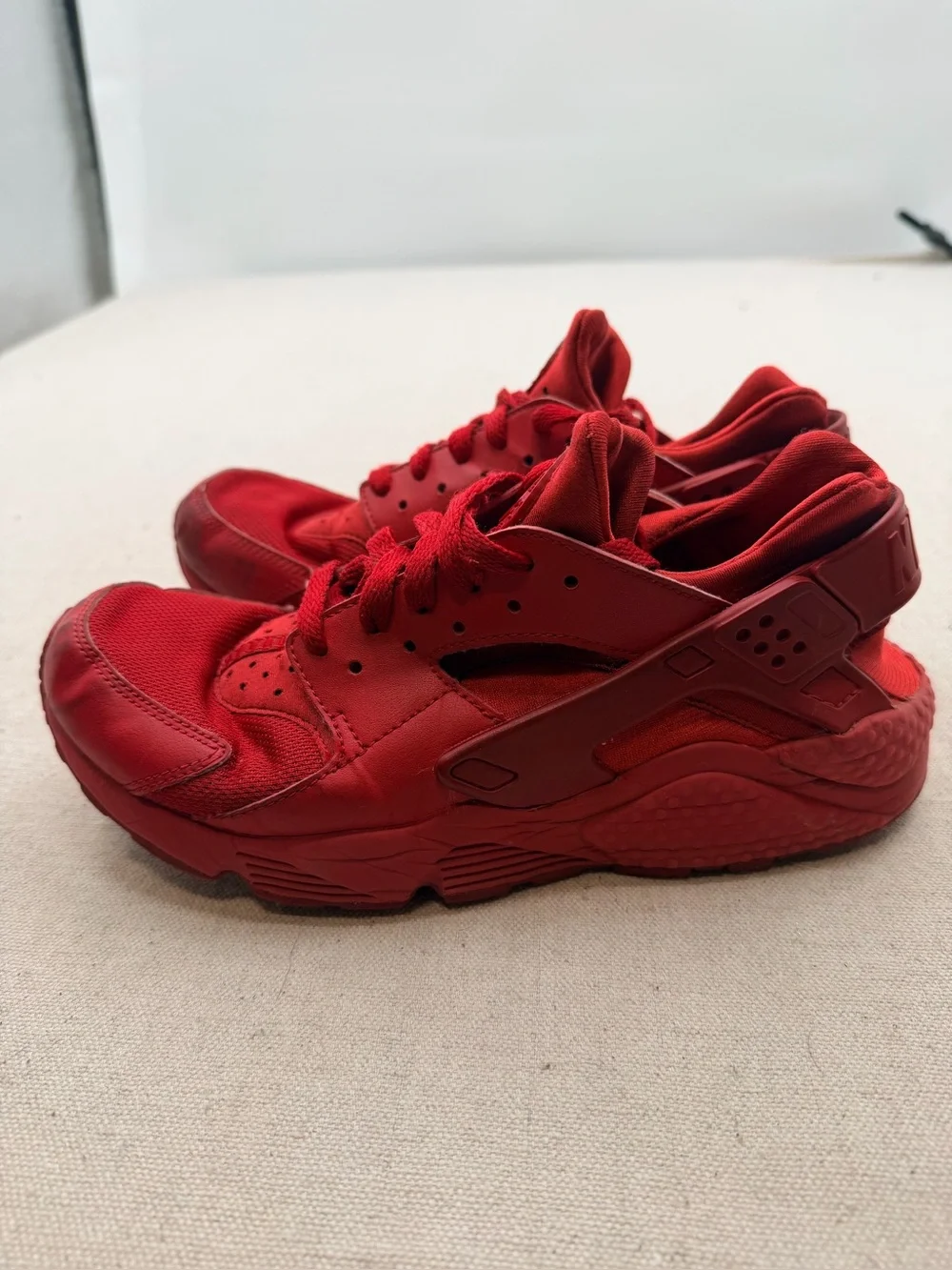 Nike Air Huarache Triple Red